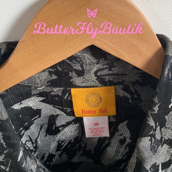 Ruby Rd. Graphic design printed black, white & gray long sleeve jacket, Size 14 - Picture 3 of 10